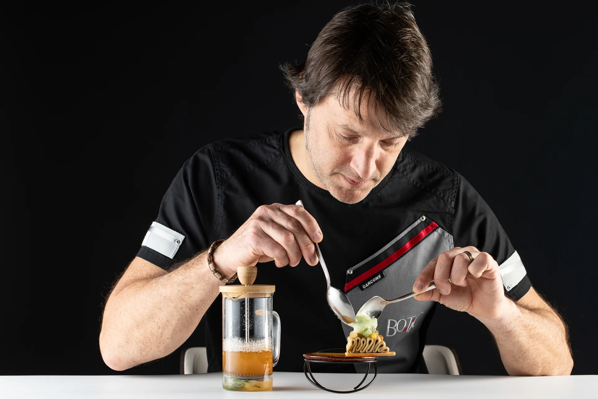 Preparació culinària al restaurant Bo.TiC
