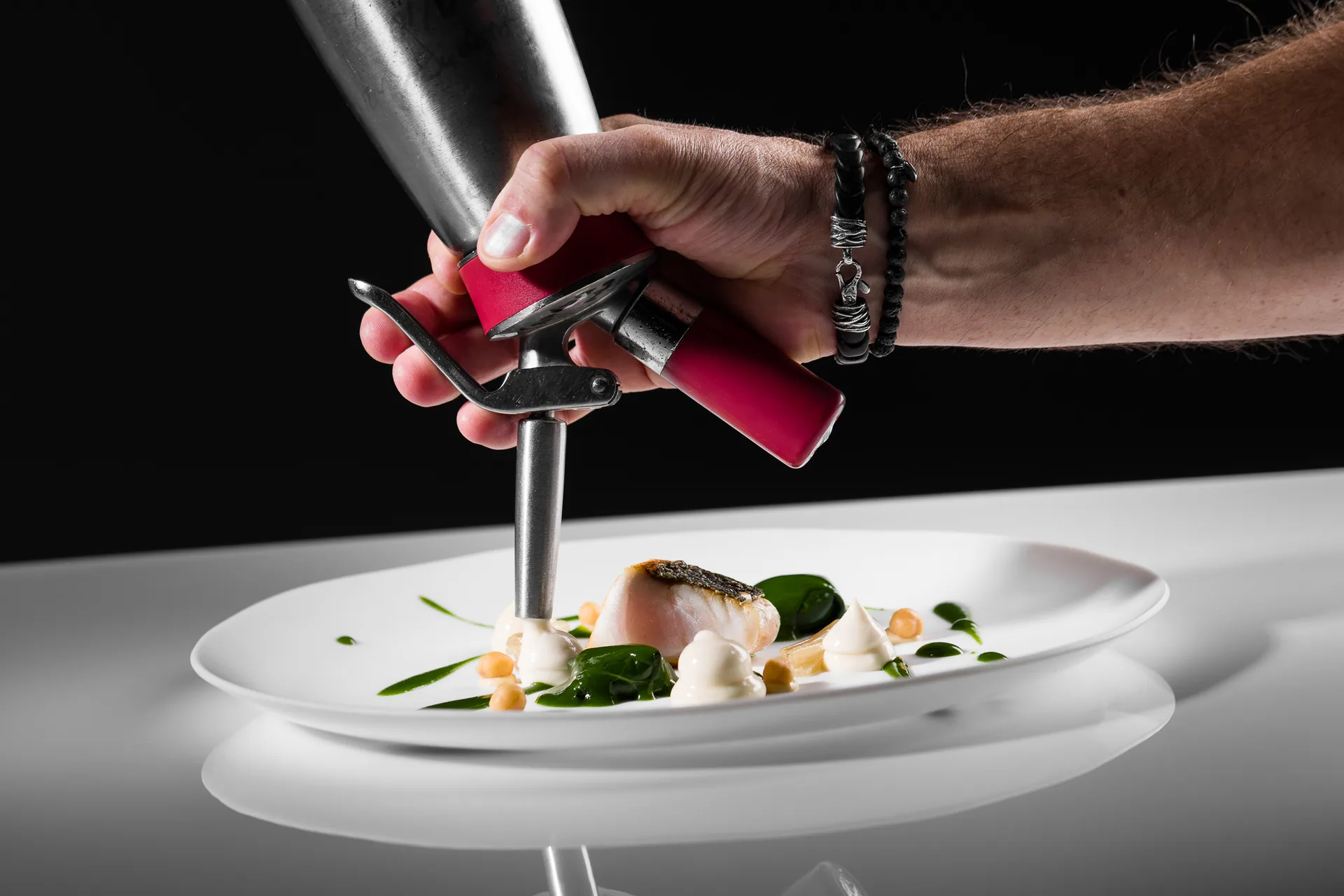 Preparació culinària al restaurant Bo.TiC
